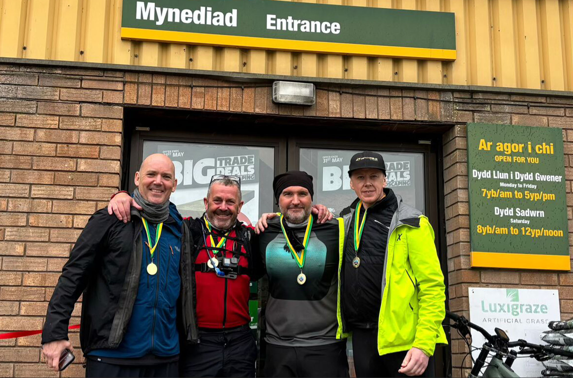 Travis Perkins colleagues complete charity bike ride