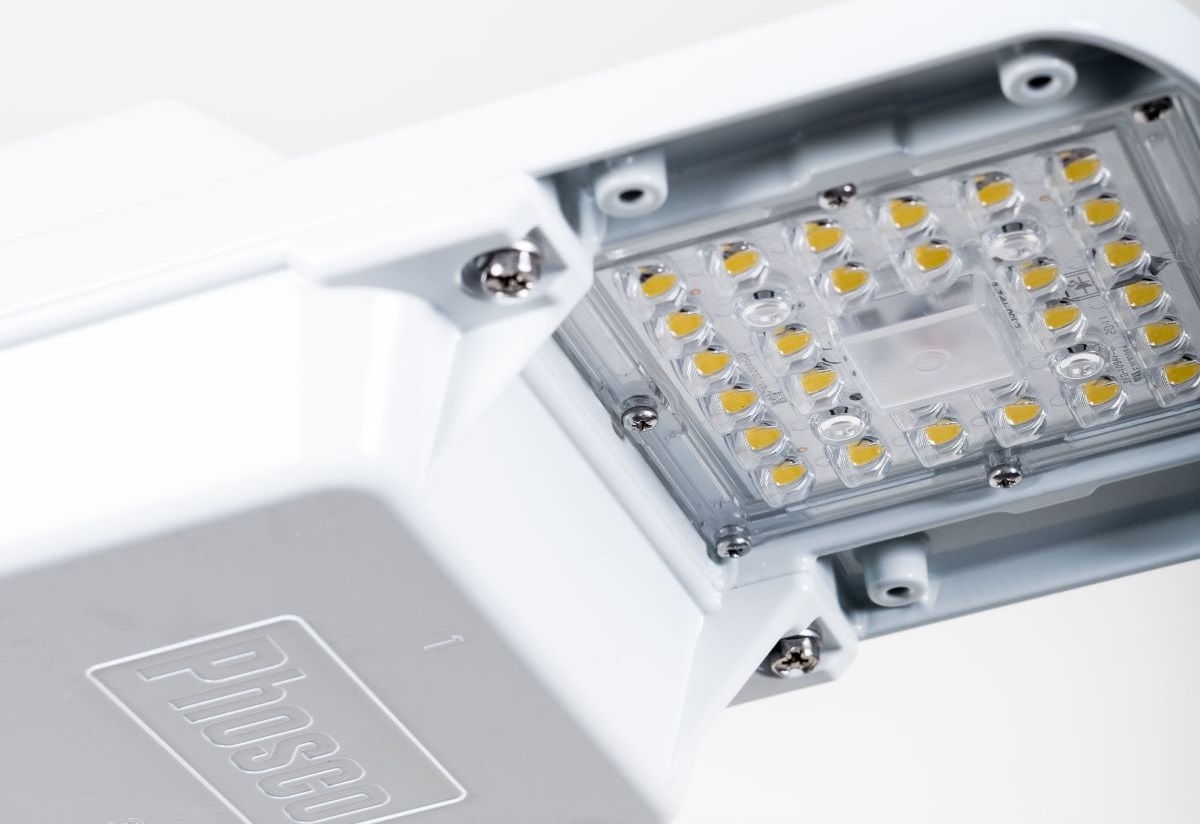 Luminaire sets new sales landmark for CU Phosco