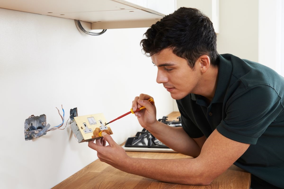 NICEIC highlights dangers of DIY electrical works