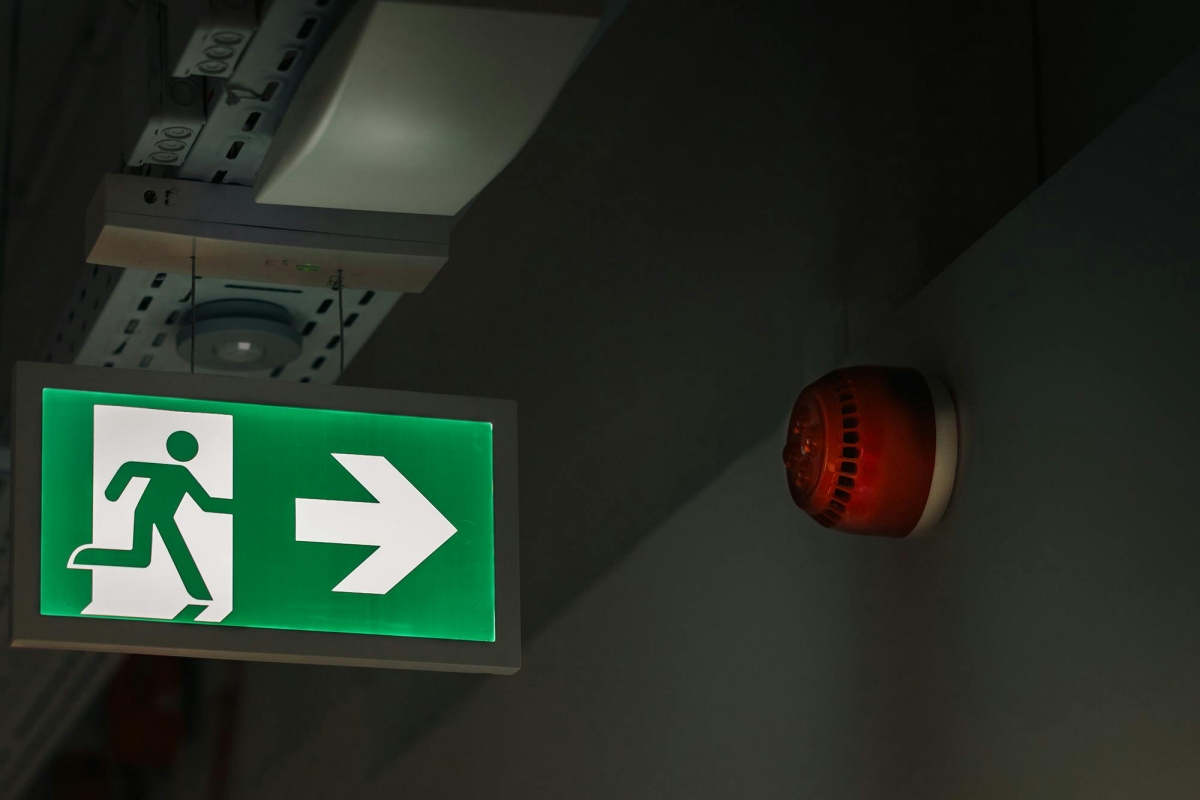BSI publishes revised standard on emergency lighting systems