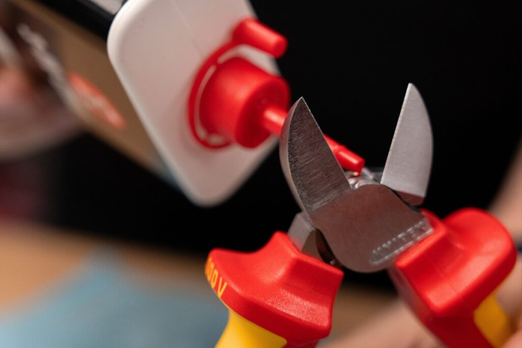 KNIPEX shares guidance on maintaining VDE tools