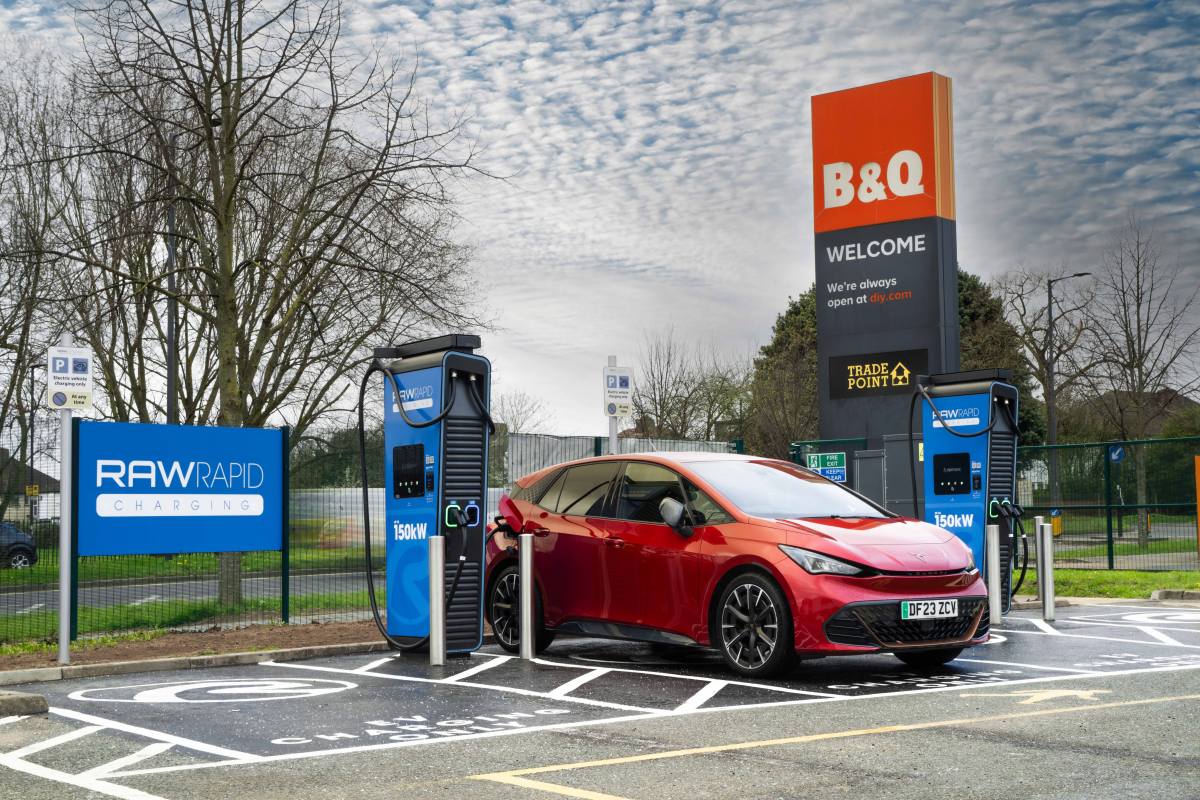 B&Q, RAW roll out ultra-rapid EV charging