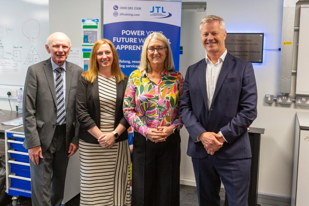 JTL opens £1m Thames Valley training centre