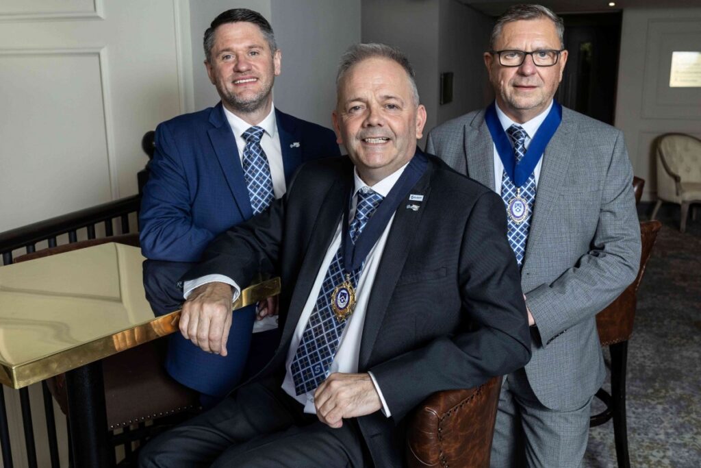 SELECT elects its new President